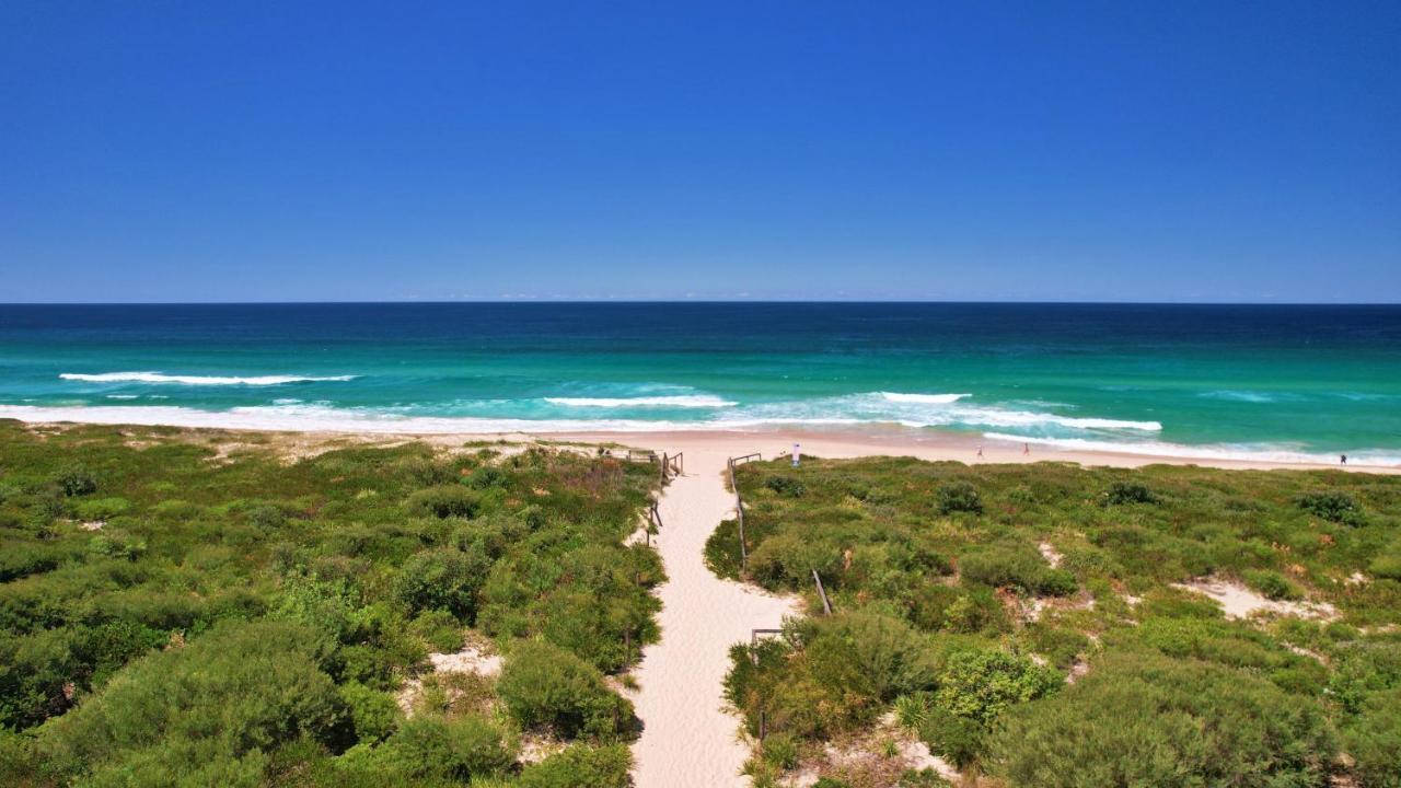 Pullman Magenta Shores Resort Entrance Екстер'єр фото View of the beach from the lighthouse