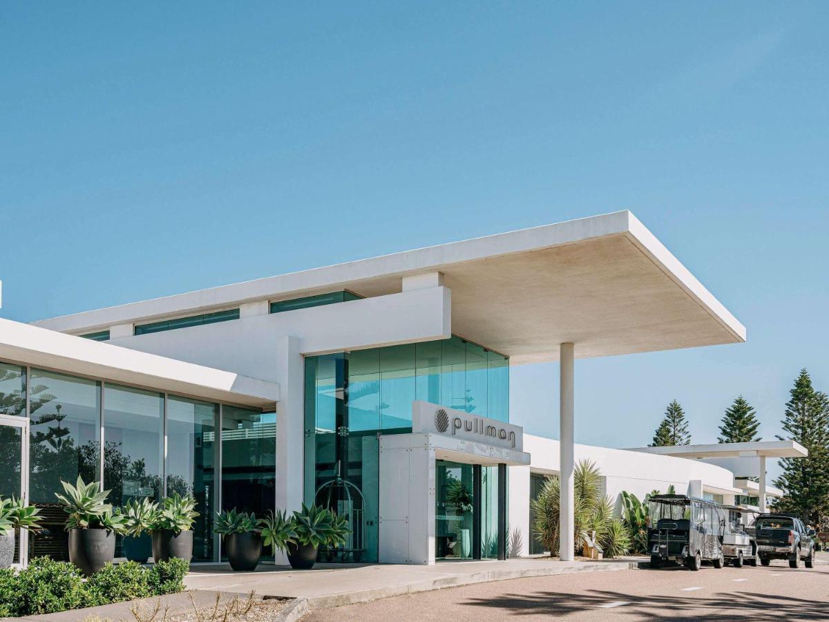 Pullman Magenta Shores Resort Entrance Екстер'єр фото The clubhouse at the Royal Perth Golf Club