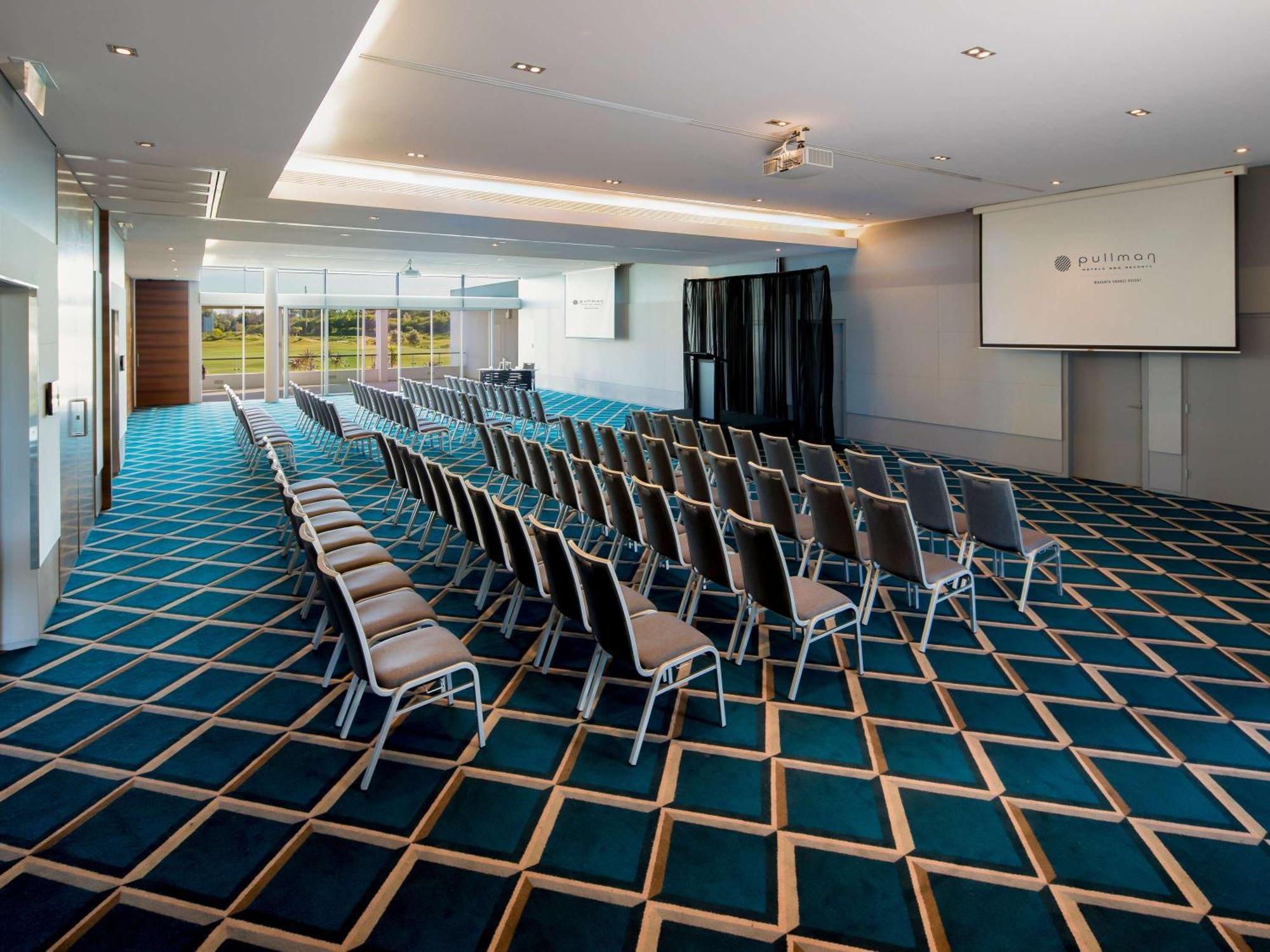 Pullman Magenta Shores Resort Entrance Екстер'єр фото The Auditorium