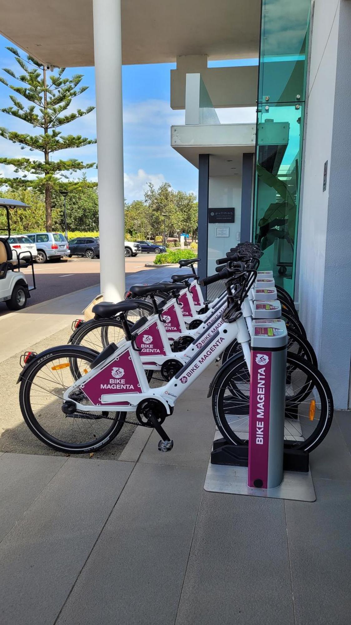 Pullman Magenta Shores Resort Entrance Екстер'єр фото Bike share bikes at the University of Queensland, St Lucia campus